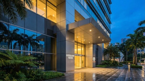 Modern building facade using aluminium composite panels