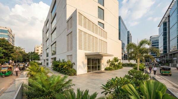 Lightweight AAC masonry blocks being laid on site